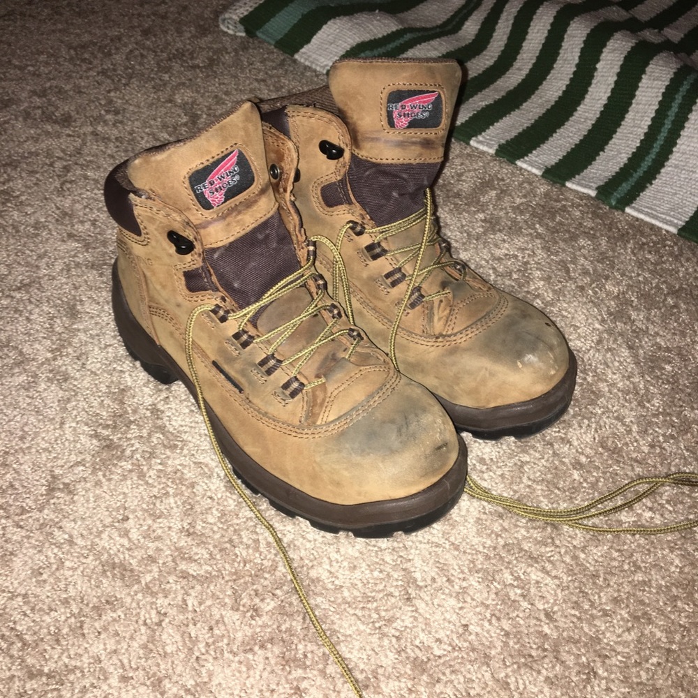 Red wing shoes // steel toe boots